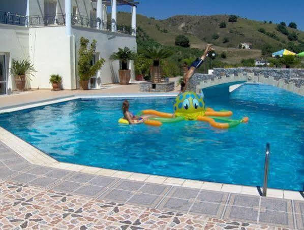 Pinelopi Apartments Jeorjúpoli Kültér fotó